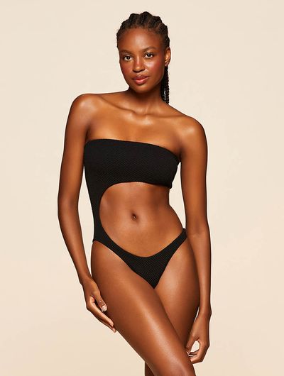 Maiô Cut Out Lisos Hermosa Preto Cia Marítima Maiô Cut Out Lisos Hermosa Preto Cia Marítima